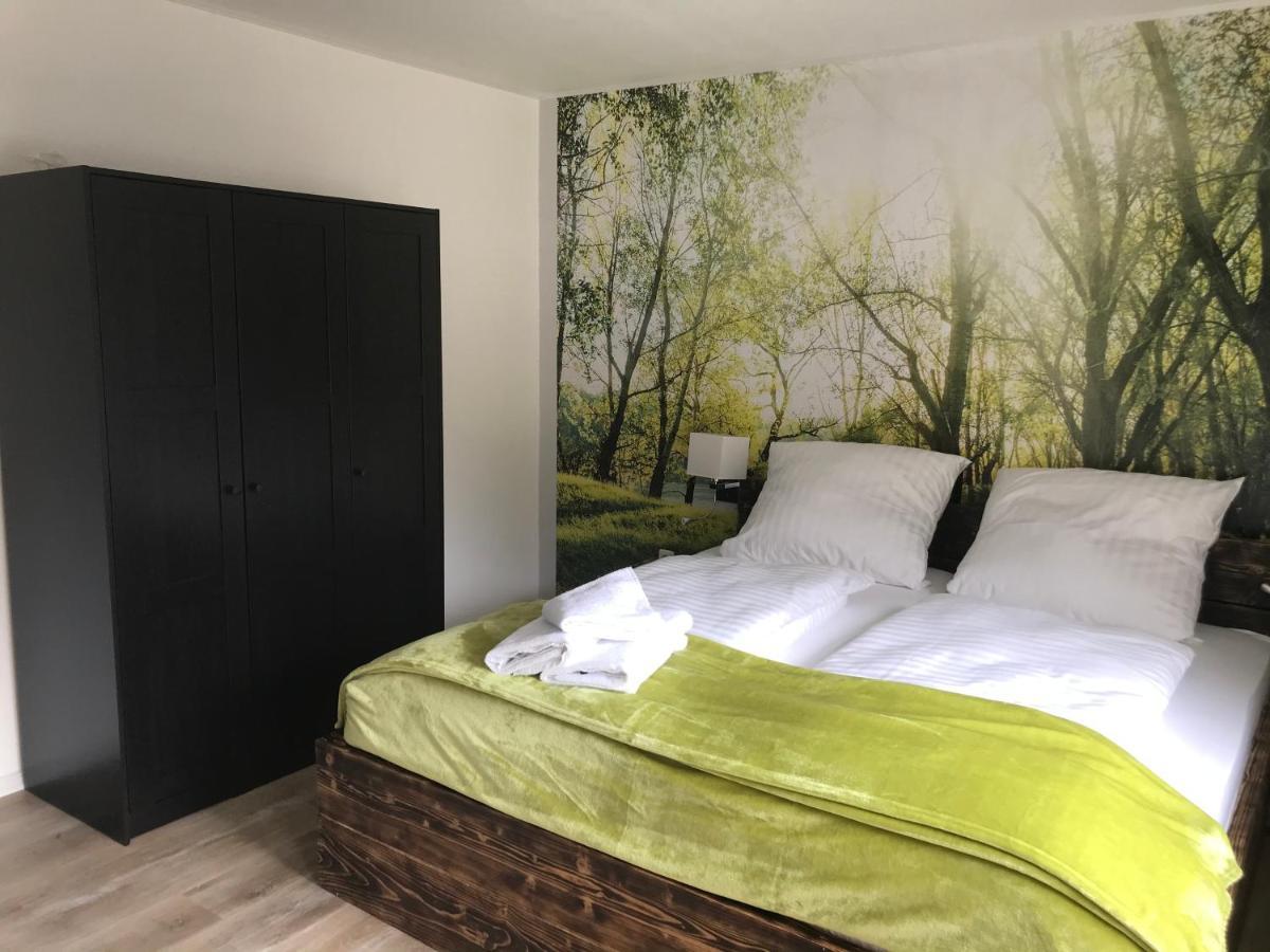 Landgasthof Zum Dorfkrug Schoneberg  Buitenkant foto